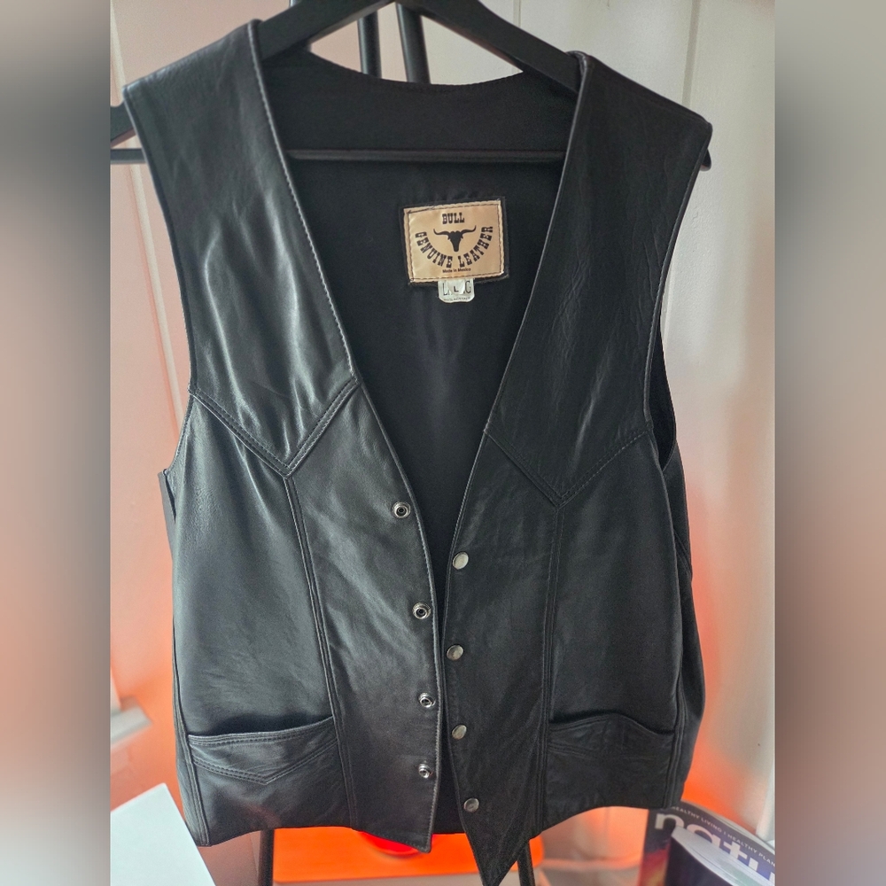 Bull Genuine Leather Black Vest w/ Front Pockets Made in Mexico Size L